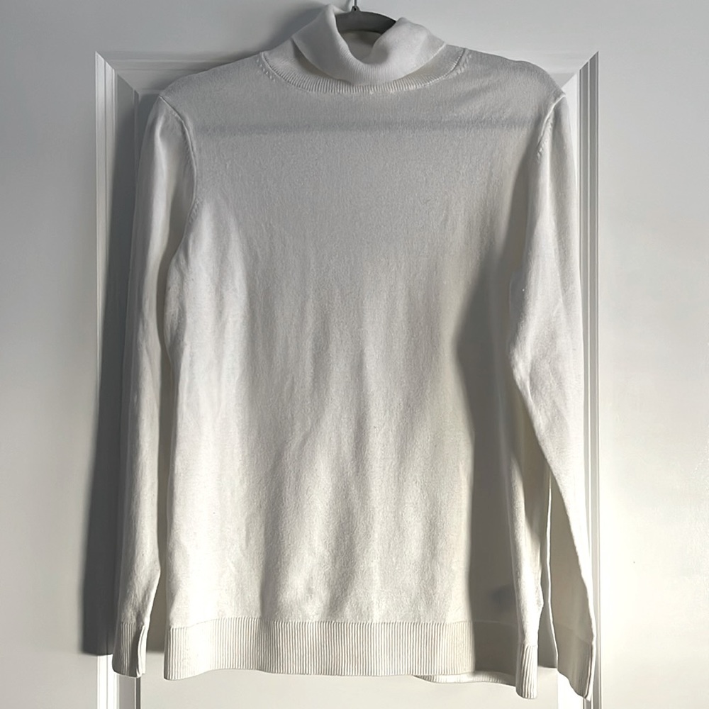 Turtleneck white sweater
